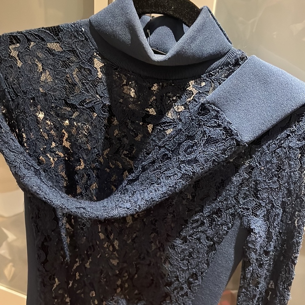 Lace top - Picture 6 of 9